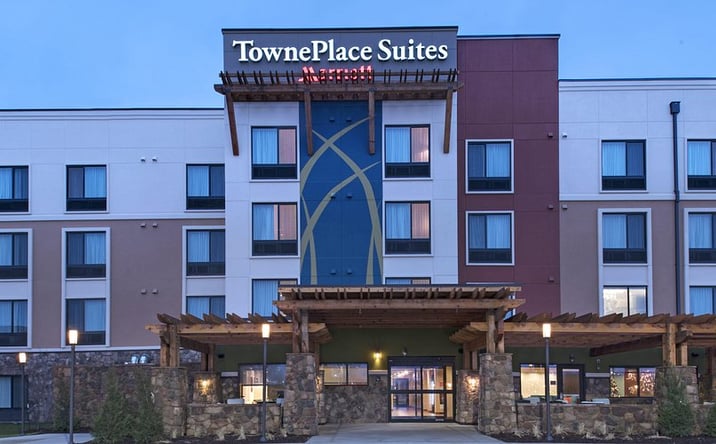 Pictures of Hospitality property located at 125 S 68TH ST, WEST DES MOINES, IA 50266-2534 for sales - image #1