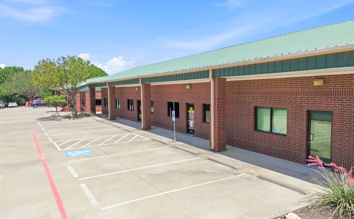 Pictures of Industrial property located at 519 BENNETT LN, LEWISVILLE, TX 75057-4805 for sales - image #1