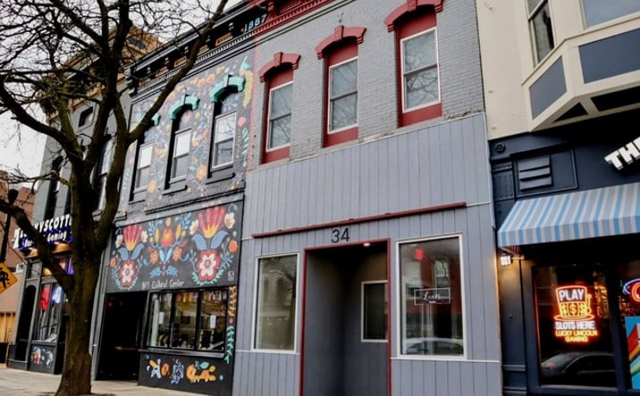 Pictures of Retail, Office, Mixed Use property located at 34 N Genesee St, Waukegan, IL 60085 for sales - image #1