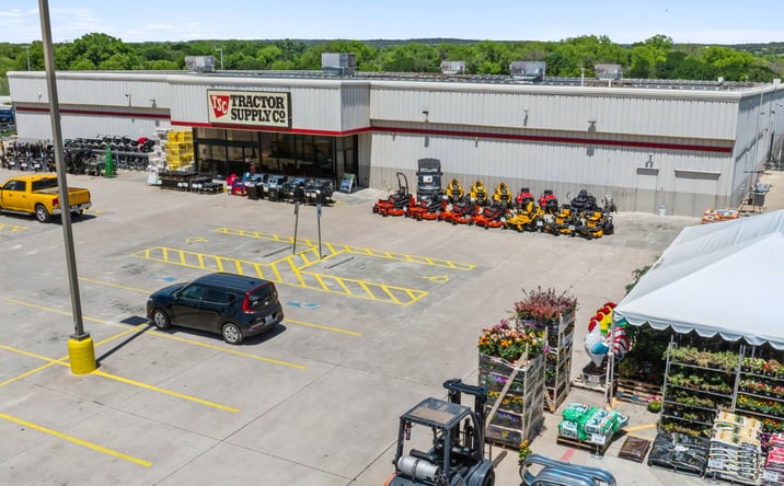 Pictures of Retail property located at 1207 North Avenue G, Clifton, TX 76634 for sales - image #1
