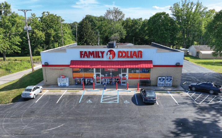 Pictures of Retail property located at 814 E SECOND ST, VEEDERSBURG, IN 47987 for sales - image #1
