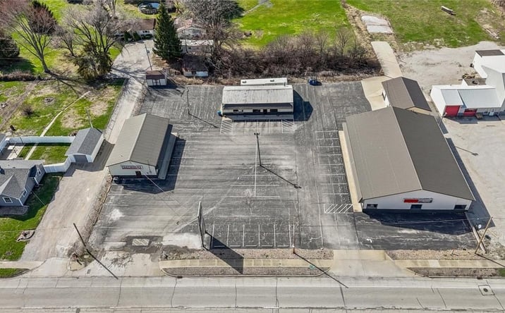 Pictures of Retail property located at 2412 Georgetown Road, Danville, IL 61832 for sales - image #1