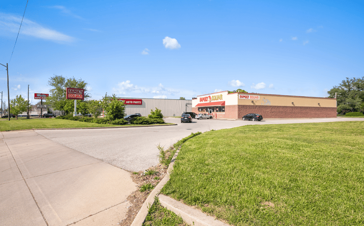 Pictures of Retail property located at 2925 MADISON AVEDIANAPOLIS, INDIANAPOLIS, IN 46225 for sales - image #1