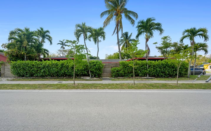 Pictures of Multifamily, Office property located at 620 SW SEVENTH ST, FORT LAUDERDALE, FL 33315 for sales - image #1