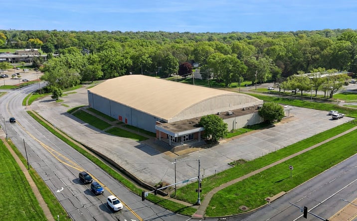 Pictures of Special Purpose property located at 7201 Hickman Rd, Urbandale, IA 50322 for sales - image #1