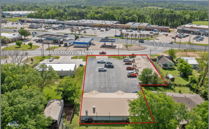 Pictures of Retail property located at 2006 JACKSONVILLE DR, HENDERSON, TX 75654-4459 for sales - image #1