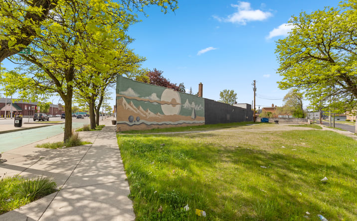 Pictures of Industrial property located at 21616 Grand River Avenue, Detroit, MI 48219 for sales - image #1