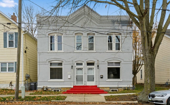 Pictures of Multifamily property located at 2255-2257 Jackson Street, Dubuque, IA 52001 for sales - image #1