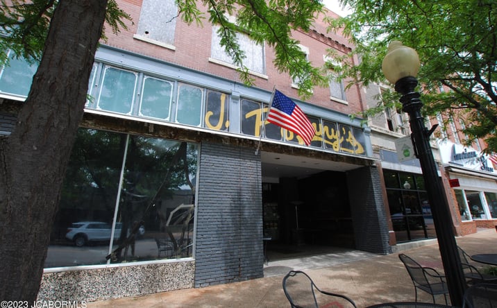 Pictures of Retail property located at 215 E HIGH STREET, Jefferson City, MO 65101 for sales - image #1