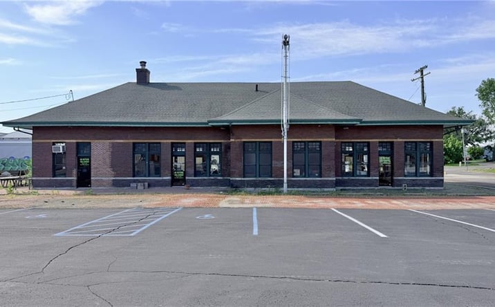 Pictures of Retail property located at 1 Elm Street, Chillicothe, MO 64601 for sales - image #1