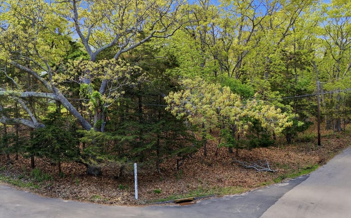 Pictures of Land property located at 27 Three Mile Harbor Drive, East Hampton, NY 11937 for sales - image #1