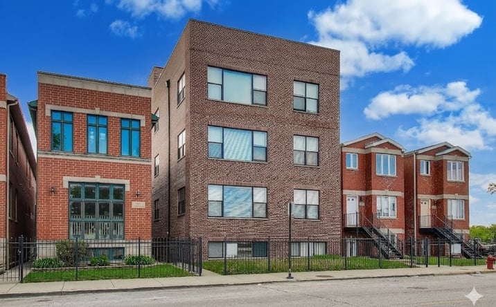 Pictures of Multifamily property located at 504 S Oakley Boulevard, Chicago, IL 60612 for sales - image #1