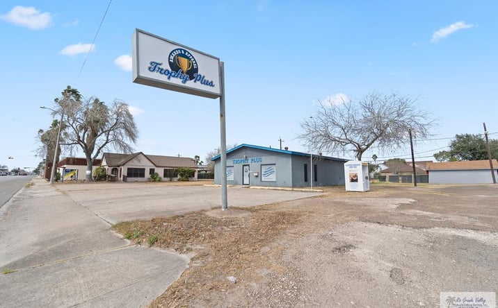 Pictures of Retail property located at 717 E Harrison Ave., Harlingen, TX 78550 for sales - image #1