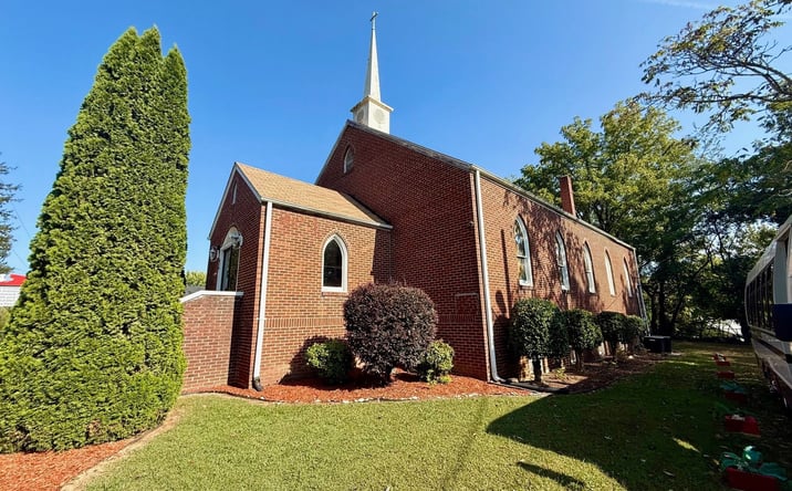 image of property at 656 CHERRY ST Hendersonville NC 28792-3815