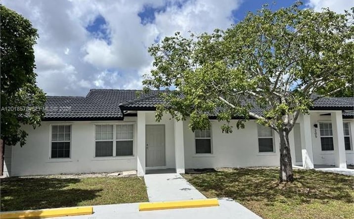 Pictures of Multifamily property located at 201-205 NW 30th Ave, Pompano Beach, FL 33069 for sales - image #1