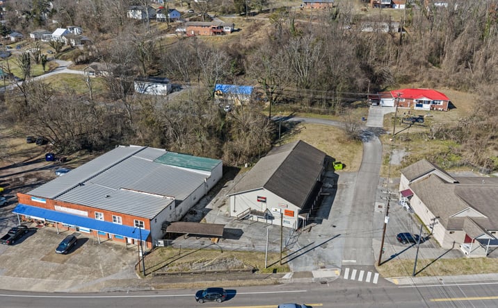 Pictures of Retail property located at 476 N MAIN ST, CLINTON, TN 37716-3746 for sales - image #1
