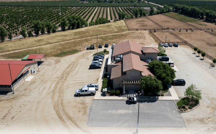 Pictures of Retail property located at 2500 East Myer Avenue, Exeter, CA 93221 for sales - image #1