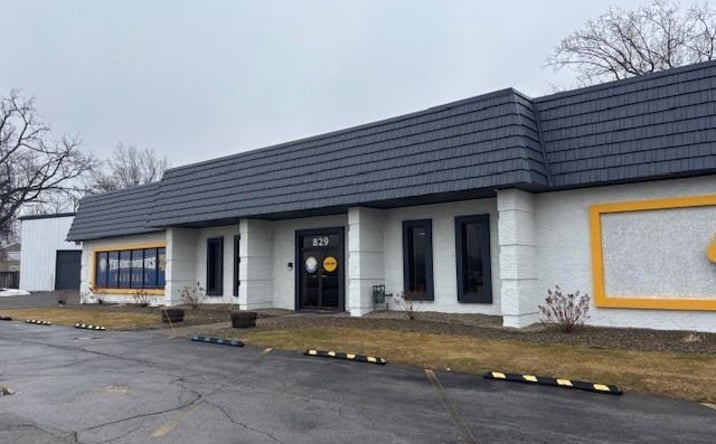 Pictures of Office property located at 829 Sheridan Drive, Tonawanda, NY 14092 for sales - image #1