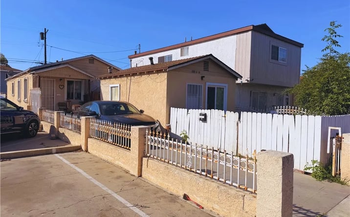 Pictures of Multifamily property located at 350 E South, Long Beach, CA 90805 for sales - image #1