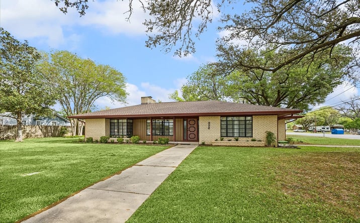 Pictures of Land property located at 322 East Obryant Street, Bellville, TX 77418 for sales - image #1