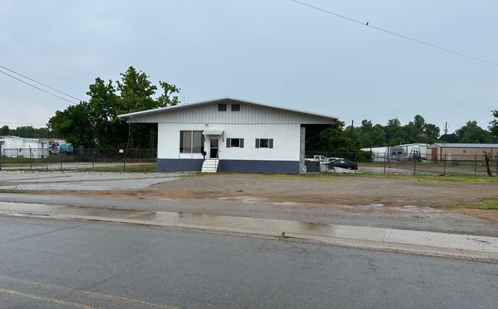 Pictures of Retail, Industrial property located at 209 East Wade Avenue, Mountain Home, AR 72653 for sales - image #1