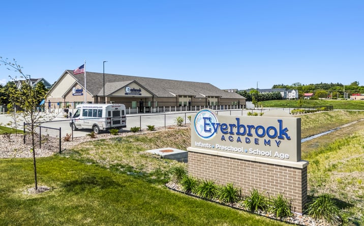 Pictures of Retail property located at 15200 Meredith Drive, Urbandale, IA 50323 for sales - image #1