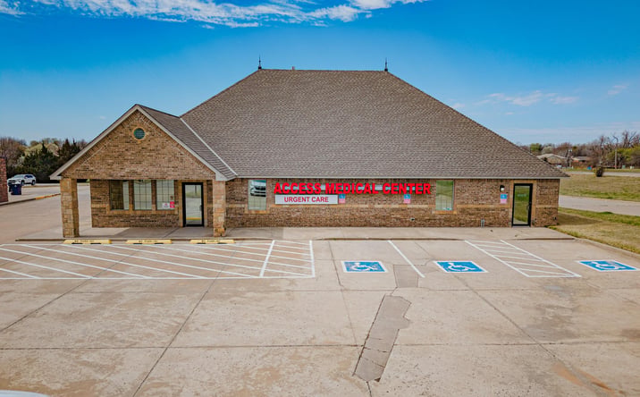 Pictures of Office property located at 301 S Mustang Rd, Yukon, OK 73099 for sales - image #1