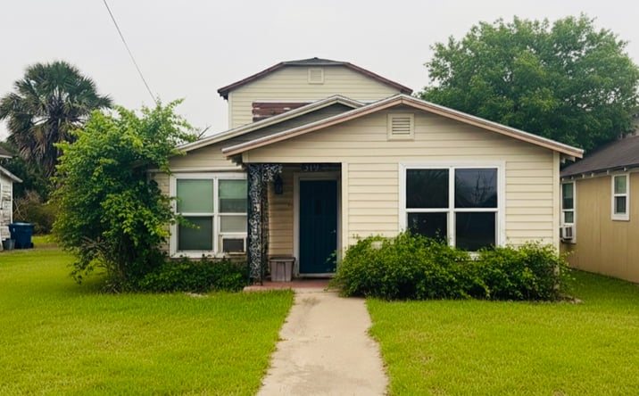 Pictures of Multifamily property located at 319 West Main Street, Bishop, TX 78343 for sales - image #1