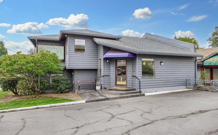 Pictures of Retail, Office property located at 1002 NW 6th St, Grants Pass, OR 97526 for sales - image #1