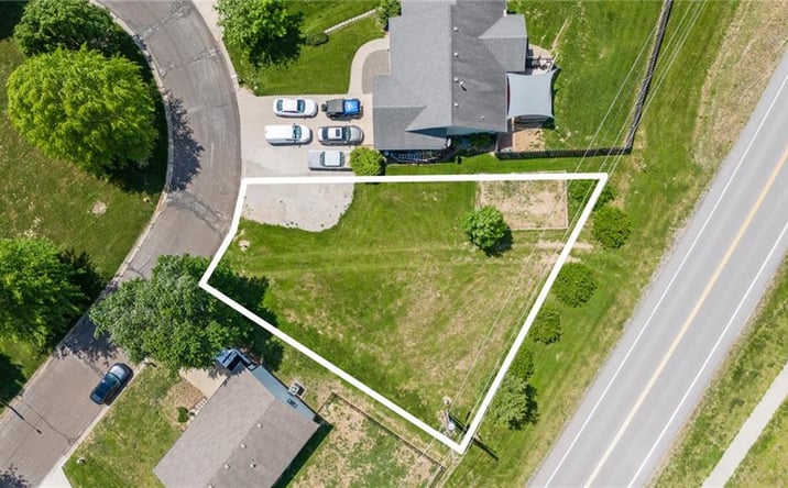 Pictures of Land, Multifamily property located at 1212 Franklin Drive, Weston, MO 64098 for sales - image #1