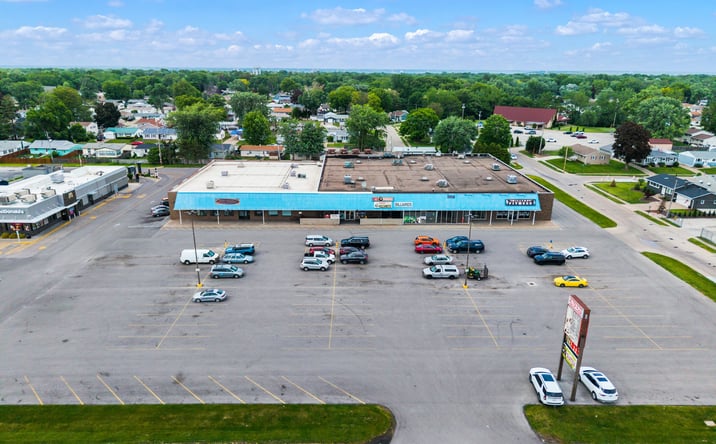 Pictures of Retail property located at 841 AVE OF THE CITIES, EAST MOLINE, IL 61244-4134 for sales - image #1