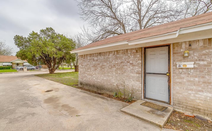 Pictures of Retail, Multifamily property located at 716 South Perkins Street, Fort Worth, TX 76103 for sales - image #1