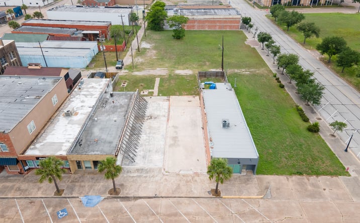 Pictures of Retail, Office, Industrial property located at 206 West Park Avenue, Freeport, TX 77541 for sales - image #1