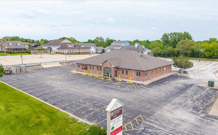 Pictures of Retail, Office property located at 3322 W Willow Knolls Rd, Peoria, IL 61614 for sales - image #1