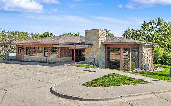 Pictures of Retail, Office property located at 2680 Berkshire Parkway, Clive, IA 50325 for sales - image #1