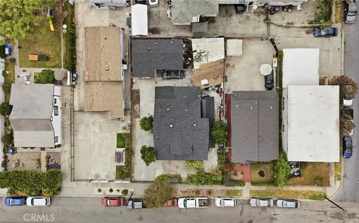 Pictures of Multifamily property located at 1472 W 37th Street, Los Angeles, CA 90018 for sales - image #1