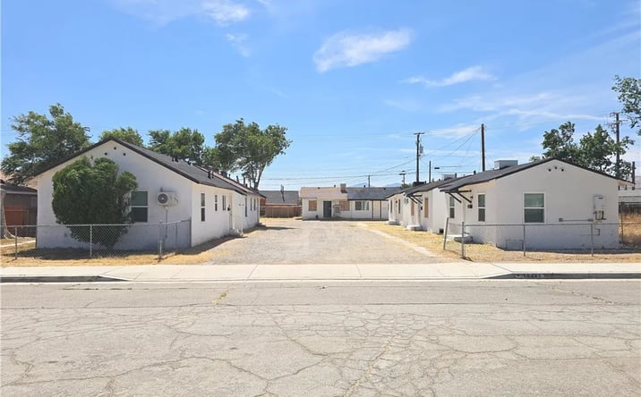 Pictures of Multifamily property located at 16039 L, Mojave, CA 93501 for sales - image #1