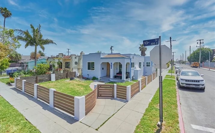 Pictures of Multifamily property located at 402 E 93rd Street, Los Angeles, CA 90003 for sales - image #1