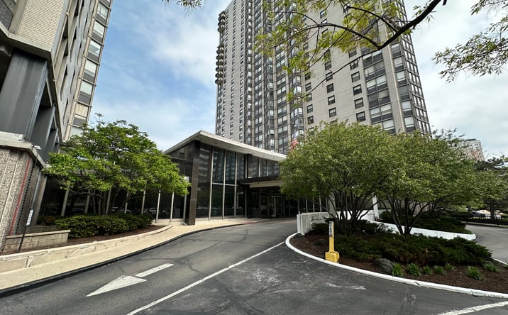 Pictures of Office property located at 5701 North Sheridan Road, Chicago, IL 60660 for sales - image #1