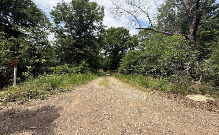 Pictures of Land property located at 40413 S County Road 4480, Stigler, OK 74462 for sales - image #1