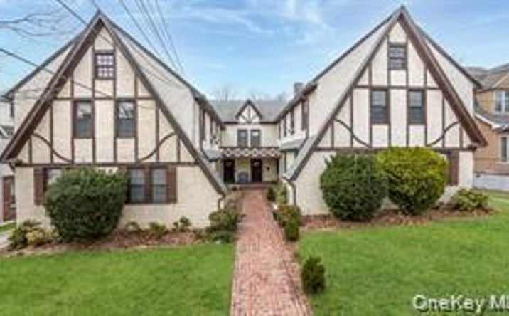 Pictures of Multifamily property located at 4320 Hamilton Place, New York, NY 11363 for sales - image #1