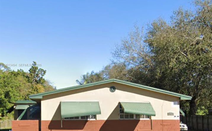 Pictures of Multifamily property located at 5631 SW 27th St, West Park, FL 33023 for sales - image #1