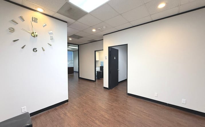 Pictures of Office property located at 6100 CORPORATE DR, HOUSTON, TX 77036-3419 for sales - image #1
