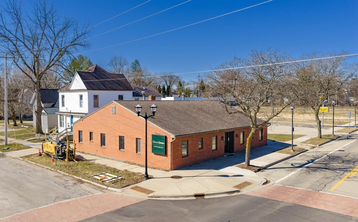 Pictures of Office property located at 303 West Superior Street, Alma, MI 48801 for sales - image #1