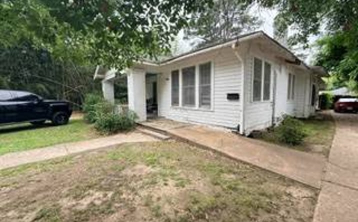 Pictures of Mixed Use property located at 217 Calhoun, Magnolia, AR 71753 for sales - image #1
