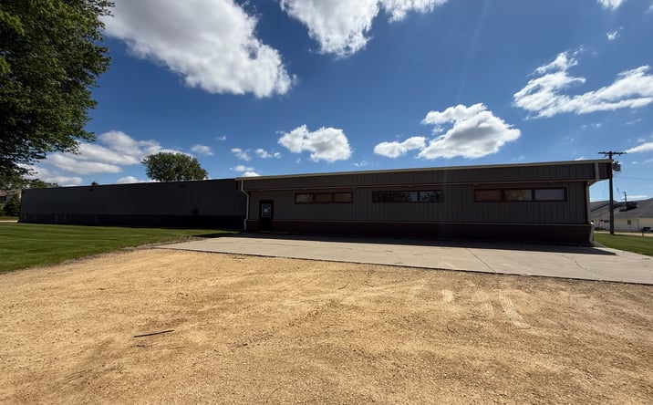 Pictures of Industrial property located at 2417 260TH AVE, DE WITT, IA 52742-9315 for sales - image #1