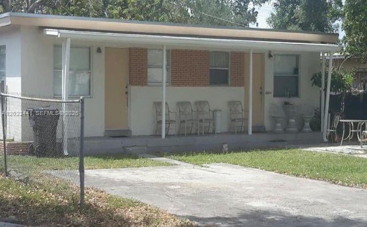 Pictures of Multifamily property located at 6316 Pierce St, Hollywood, FL 33024 for sales - image #1
