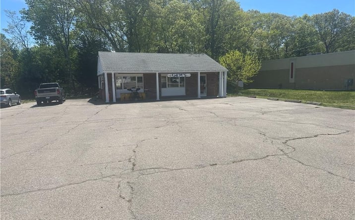 Pictures of Retail property located at 7560 Post Road, North Kingstown, RI 02852 for sales - image #1