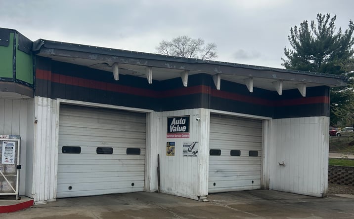 Pictures of Retail property located at 6400 Douglas Avenue, Urbandale, IA 50322 for sales - image #1