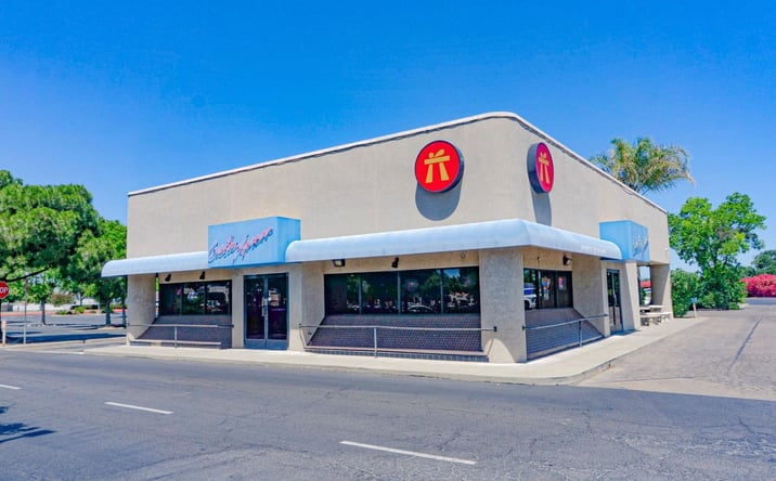Pictures of Retail property located at 480 North 11th Avenue, Hanford, CA 93230 for sales - image #1